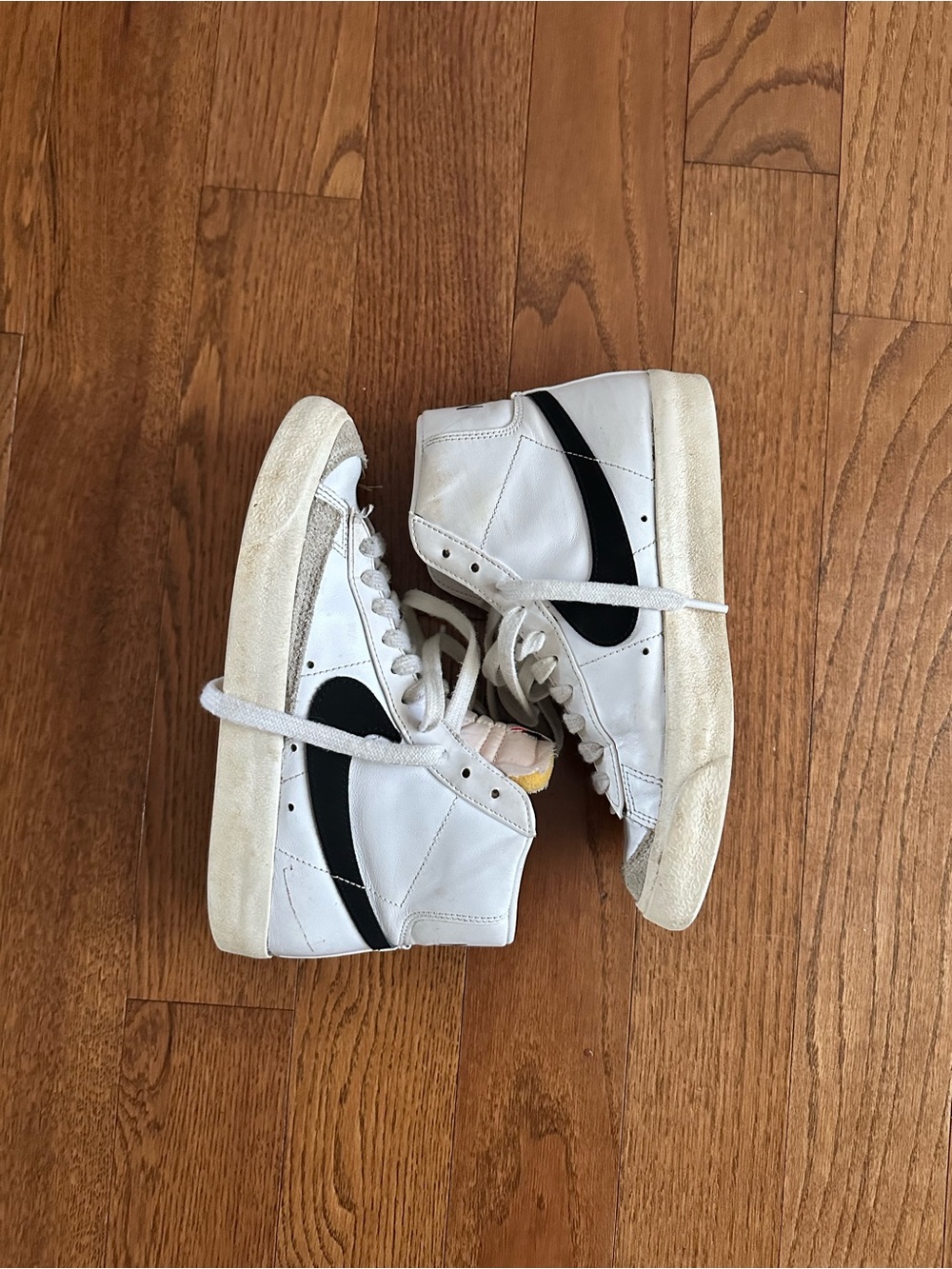 Nike Blazer Mid 77 Vintage White Black Sneakers CZ1055-100 Womens 6.5